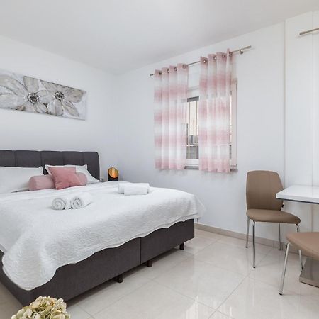 Marine Lux Apartments プーラ エクステリア 写真
