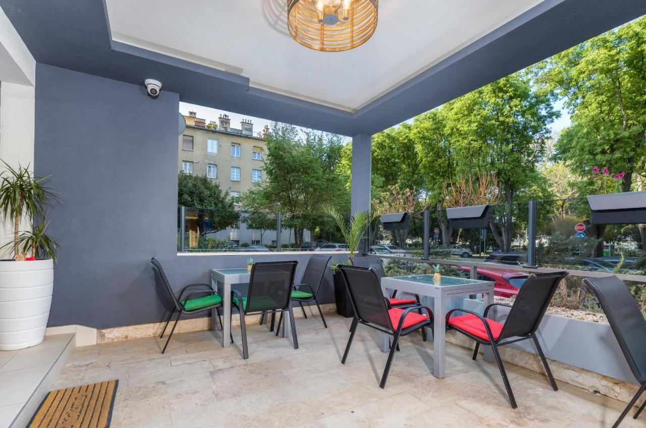 Marine Lux Apartments プーラ エクステリア 写真