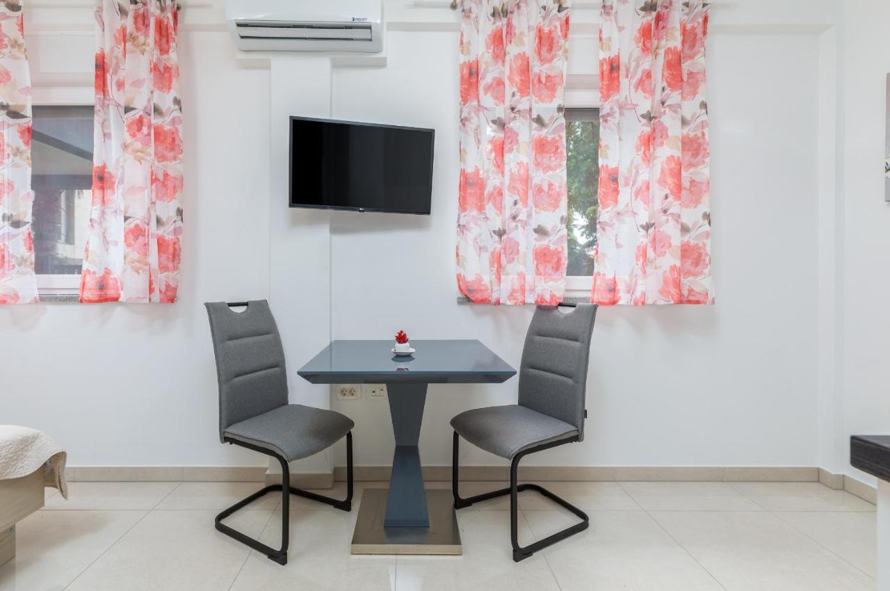 Marine Lux Apartments プーラ エクステリア 写真