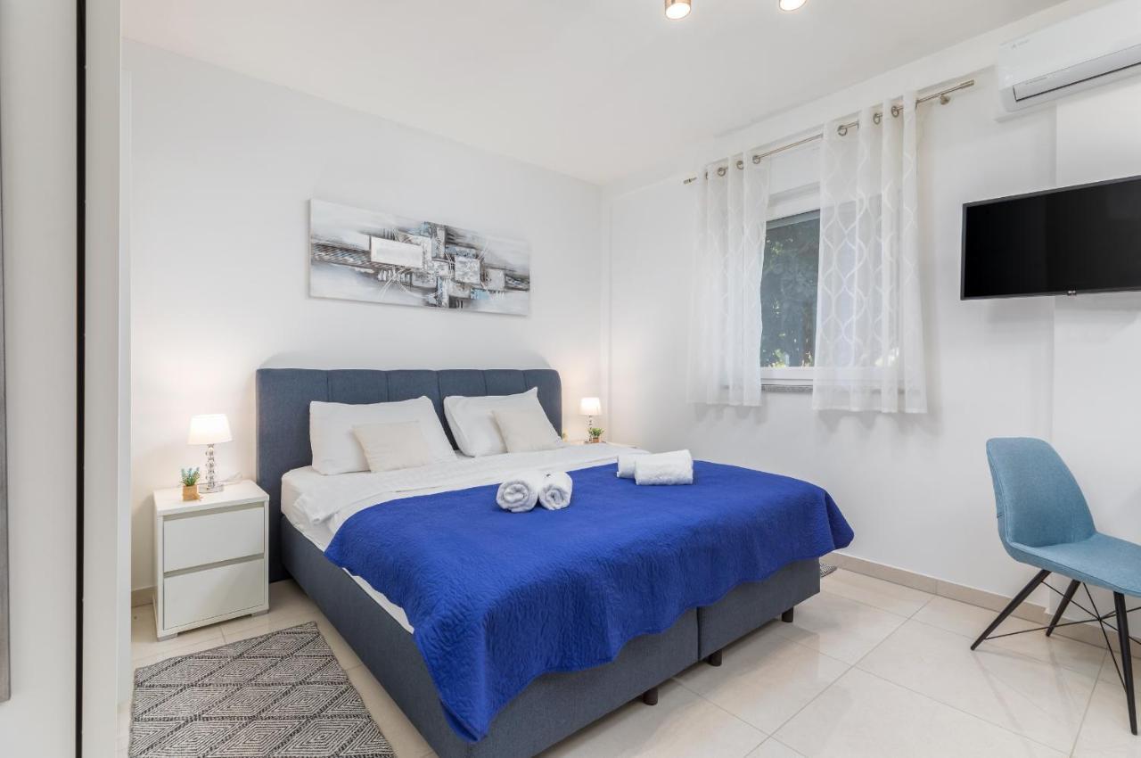 Marine Lux Apartments プーラ エクステリア 写真