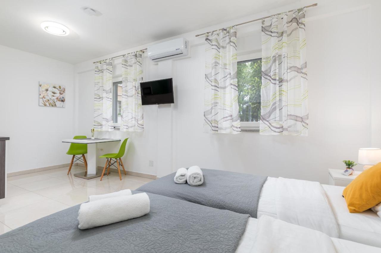 Marine Lux Apartments プーラ エクステリア 写真