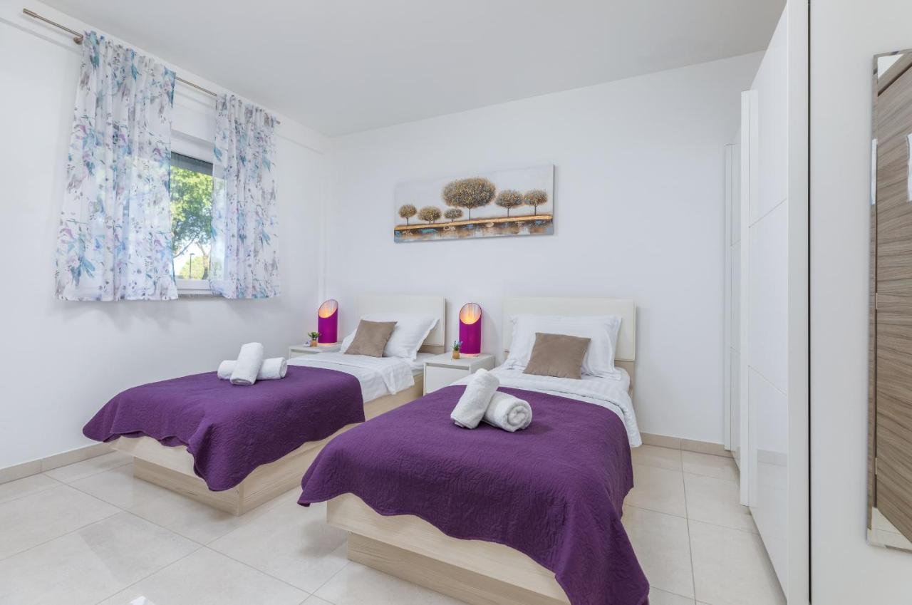 Marine Lux Apartments プーラ エクステリア 写真