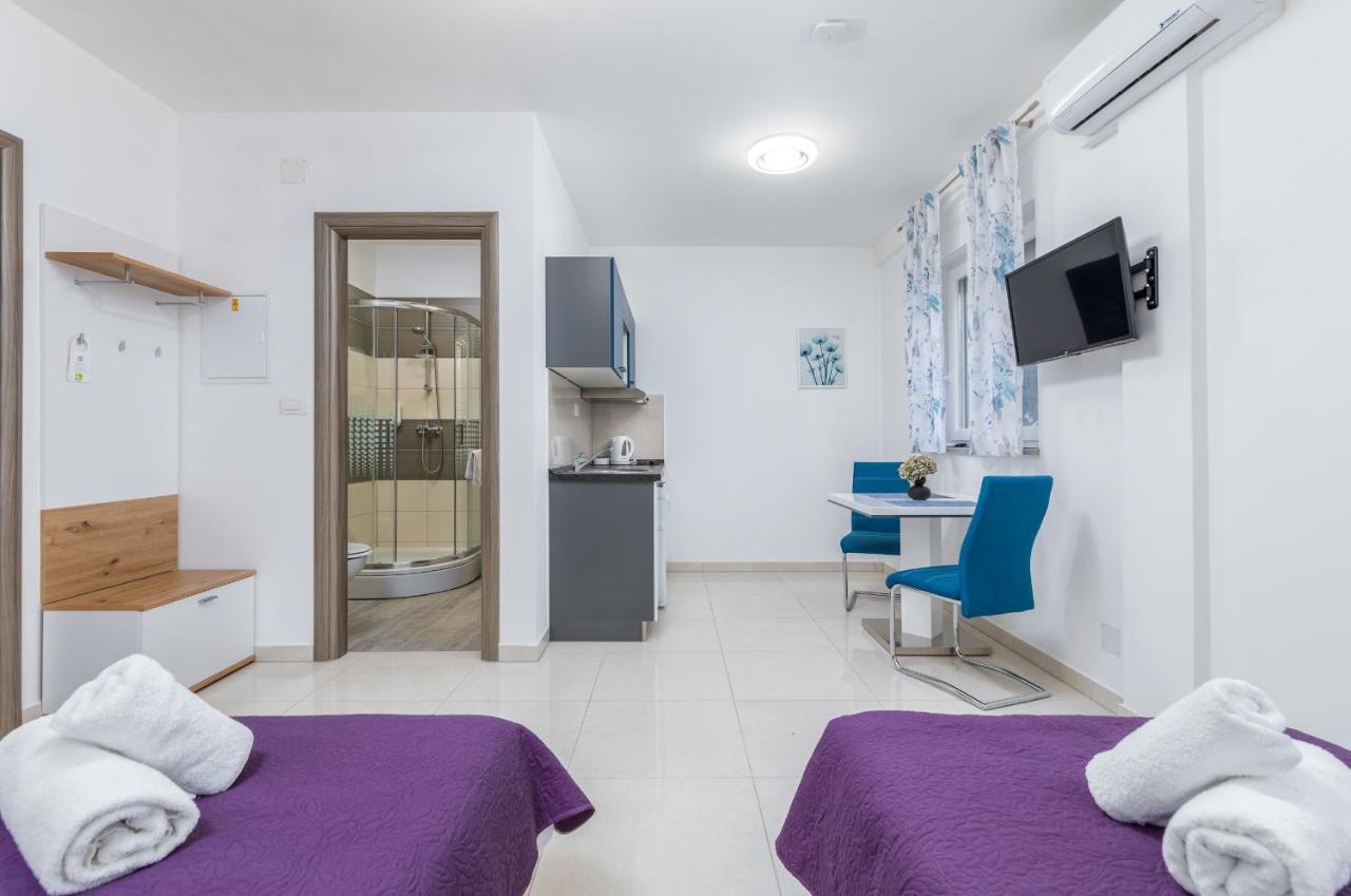Marine Lux Apartments プーラ エクステリア 写真