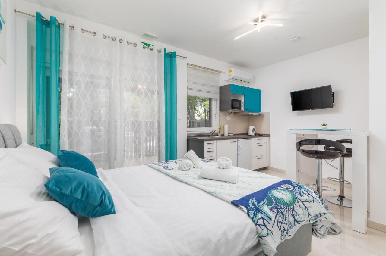 Marine Lux Apartments プーラ エクステリア 写真