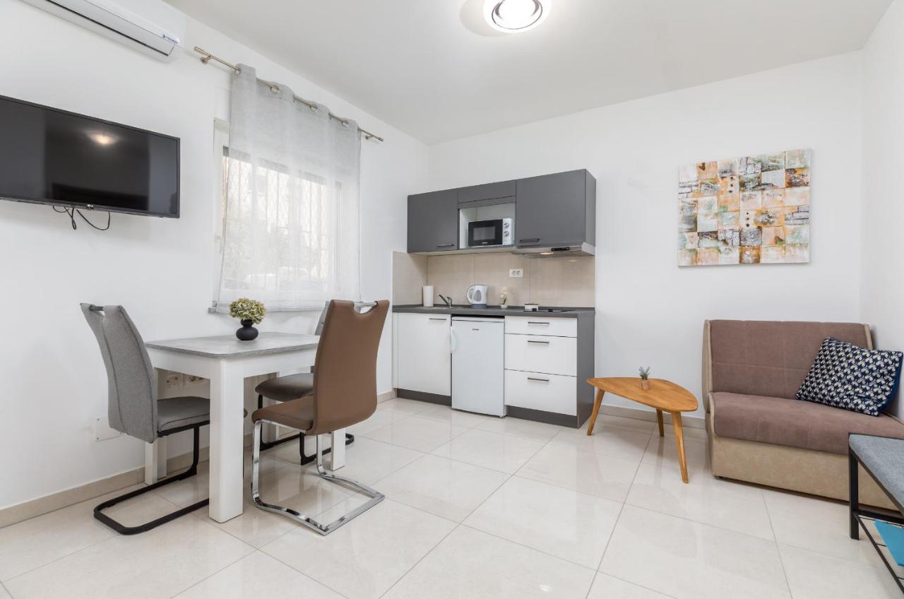 Marine Lux Apartments プーラ エクステリア 写真
